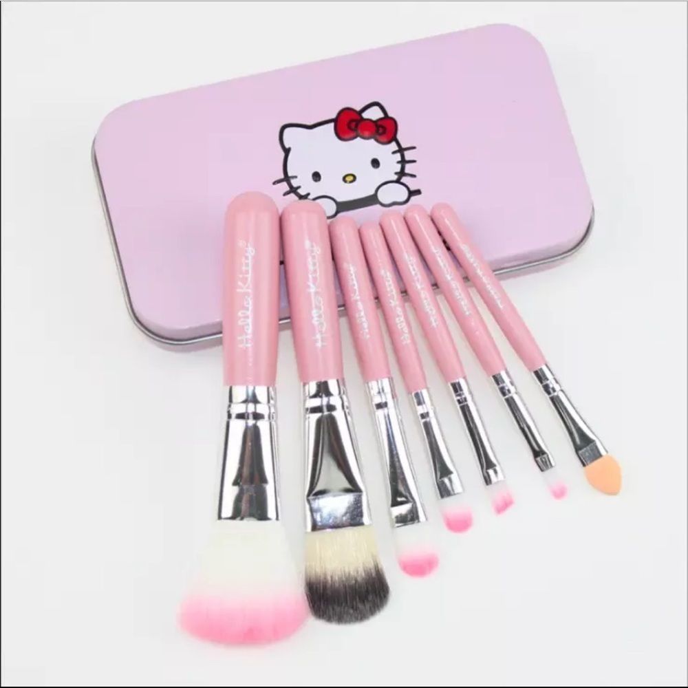 Hello Kitty Pink 7 Piece Makeup Brushes